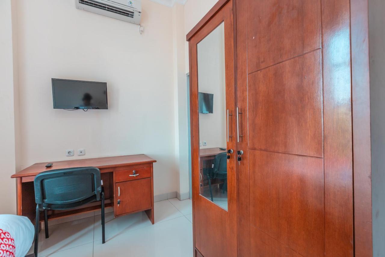 Reddoorz Near Universitas Esa Unggul Bekasi Harapan Indah Hotel Eksteriør billede